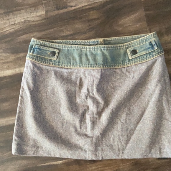 Mini skirt - Picture 2 of 2